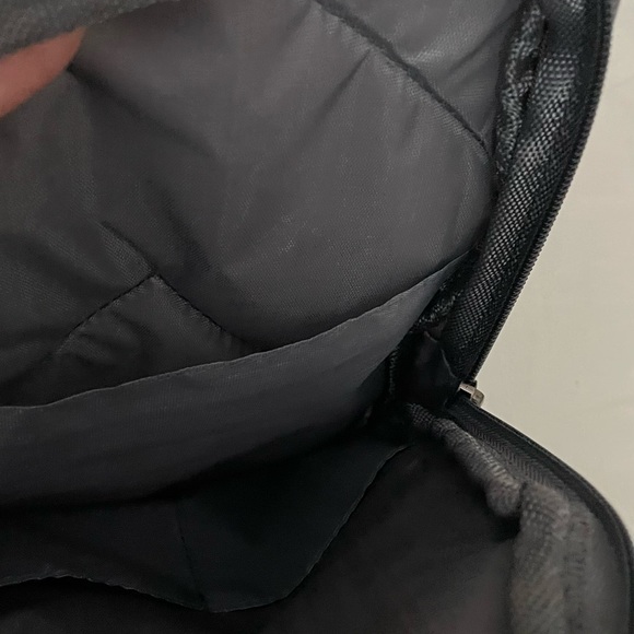 Sling bag new without tags - Picture 3 of 5